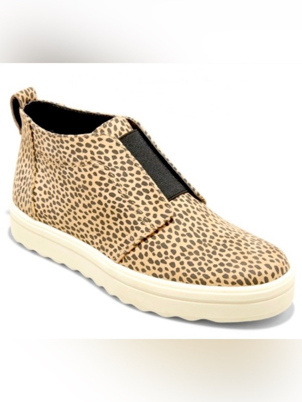 Women’s Beige Leopard Slip-On Sneaker with Black Elastic Sneaker shoes Sz 6.5